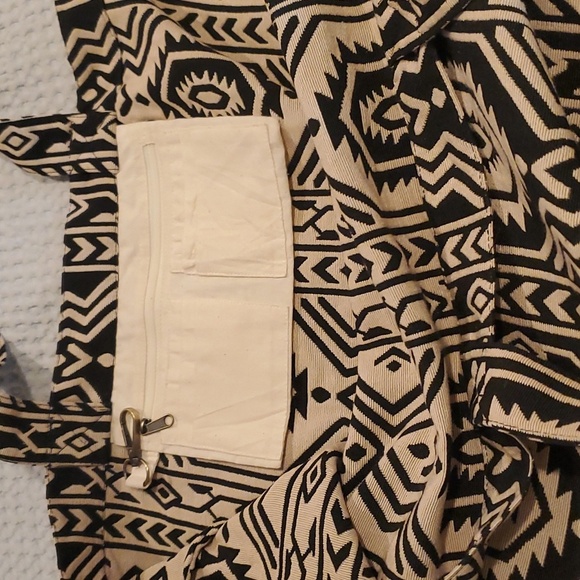 We The Free Black and White Tote Bag (13) - Picture 8 of 10